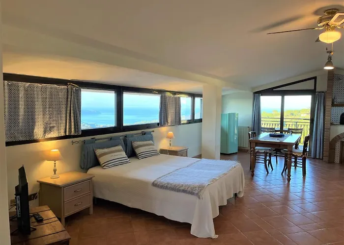 Holiday home Malea&mansarda By Solturelba *